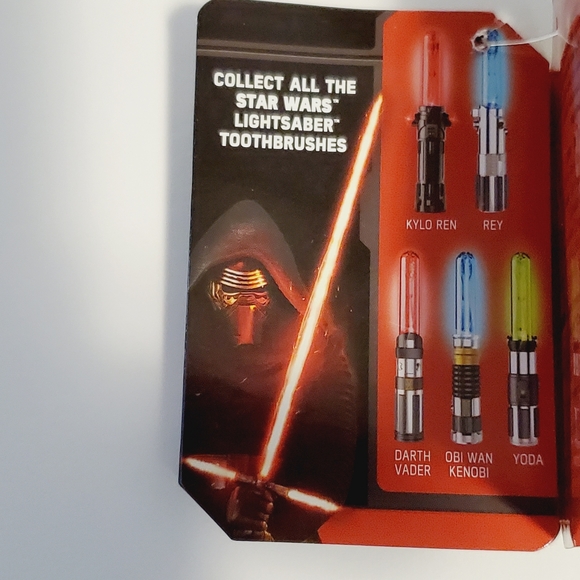 Star Wars Lightsaber Toothbrush - Kylo Ren - Picture 3 of 5
